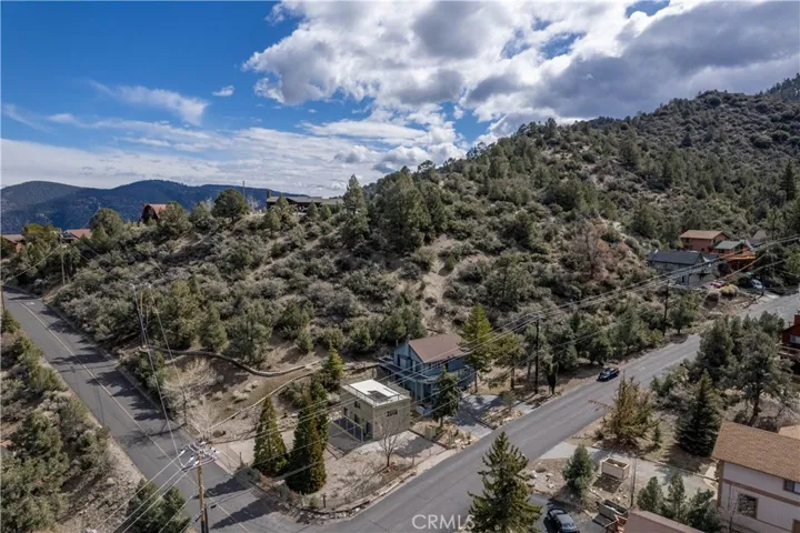 2032 Woodland Drive, Pine Mountain Club, California 93222