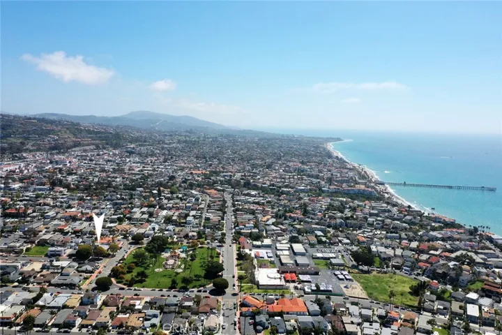 Easy Walk To Beach Trail, Pier and Avenida Del Mar.