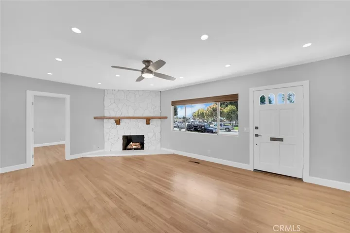 Living Room With Original Oak, Hard Wood Floors.