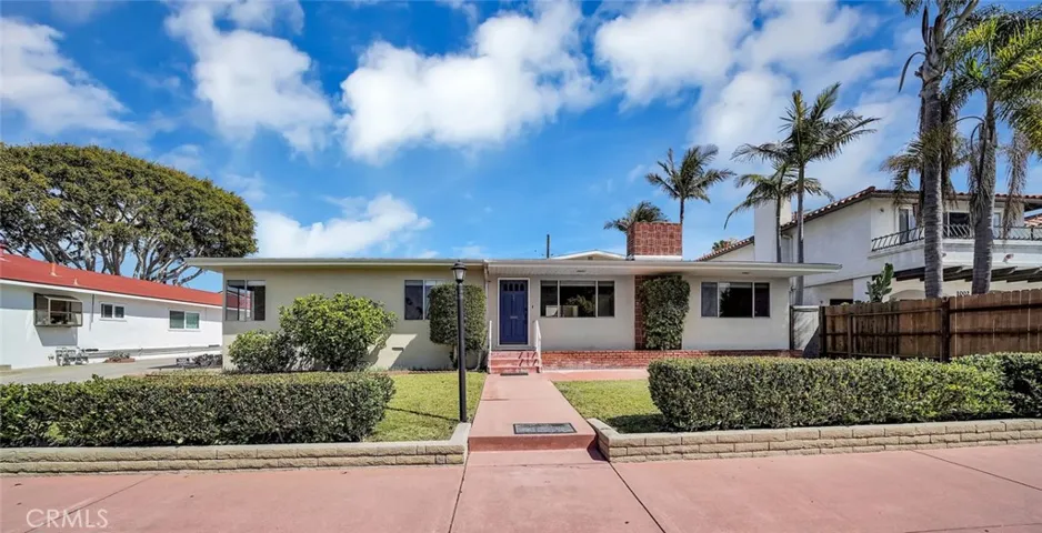 4 Bedroom/2 Bathroom, Single Level, Ranch Style Home Facing Max Berg Park.