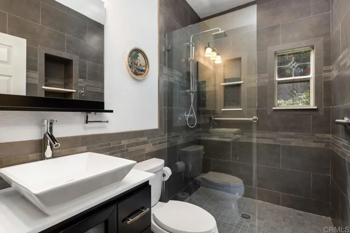Downstairs Full Bath