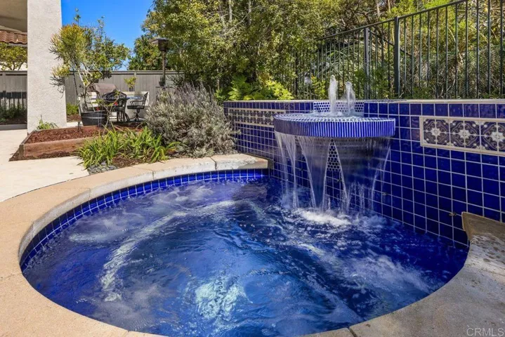 Hot tub and Fountain