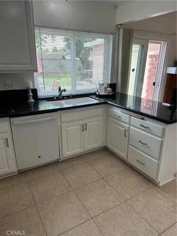 Kitchen with plenty of cabinet storage