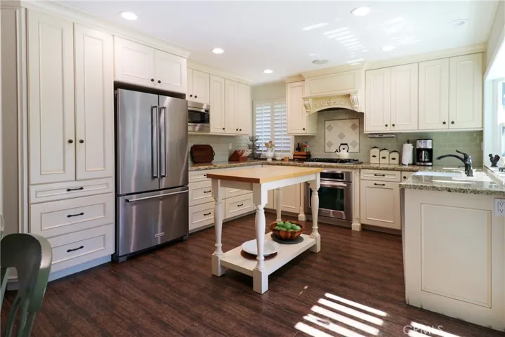 25052 Southport, Laguna Hills, California 92653