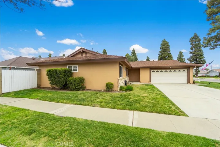 5611 Richmond Avenue, Garden Grove, California 92845