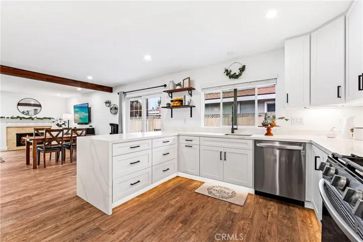 5611 Richmond Avenue, Garden Grove, California 92845