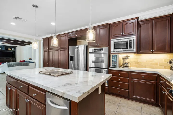 Kitchen With Island