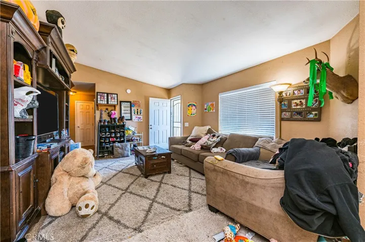 32880 Skylark Drive, Lake Elsinore, California 92530