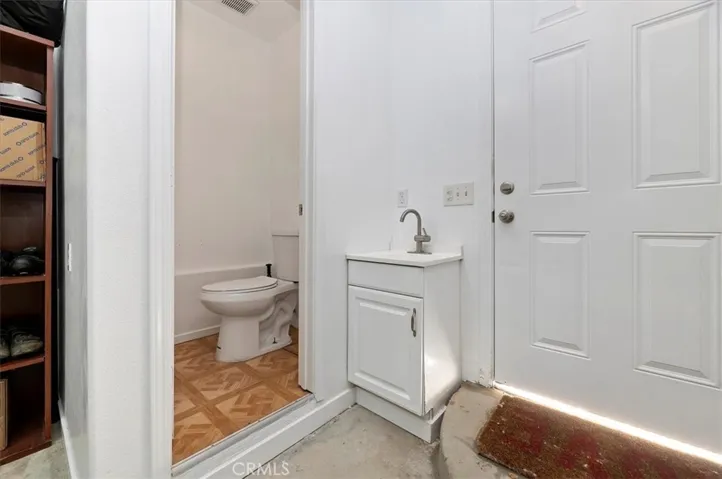 7407 Lincoln Avenue, Riverside, California 92504