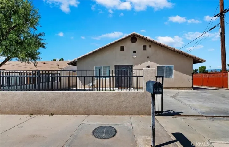 7407 Lincoln Avenue, Riverside, California 92504