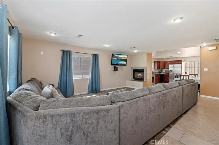 7407 Lincoln Avenue, Riverside, California 92504
