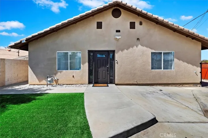 7407 Lincoln Avenue, Riverside, California 92504