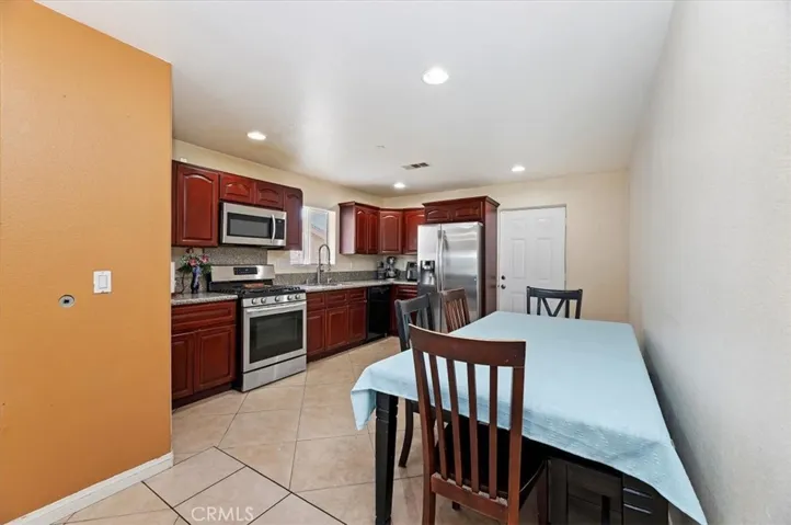 7407 Lincoln Avenue, Riverside, California 92504