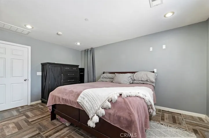 7407 Lincoln Avenue, Riverside, California 92504