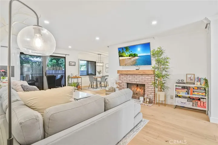 123 E Oak Avenue 204, El Segundo, California 90245