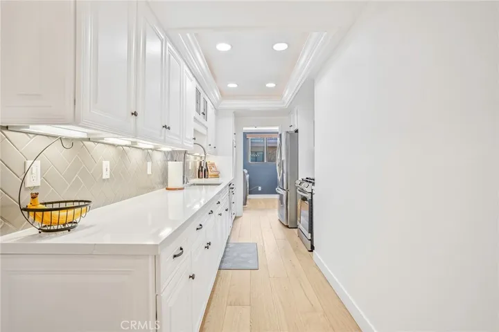 123 E Oak Avenue 204, El Segundo, California 90245