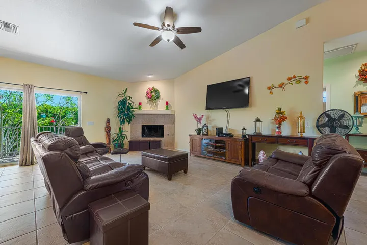 fireplace living room