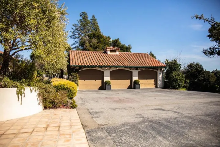 33 Bear Valley, Aptos, California 95003