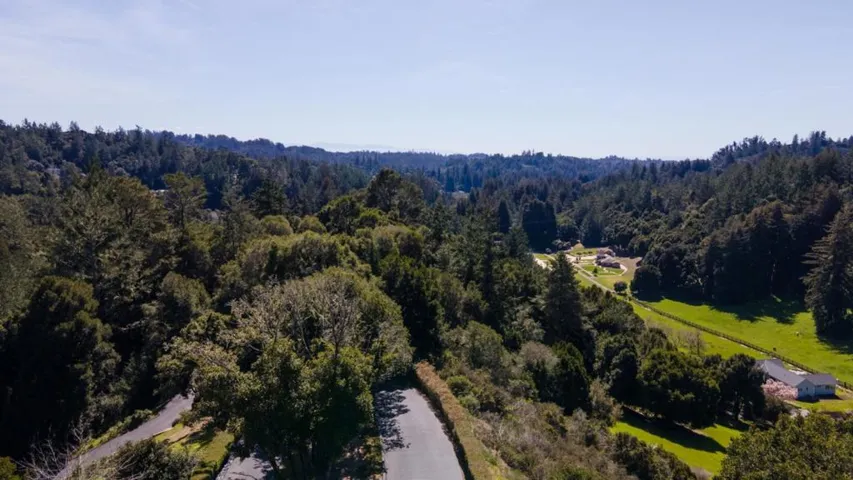 33 Bear Valley, Aptos, California 95003
