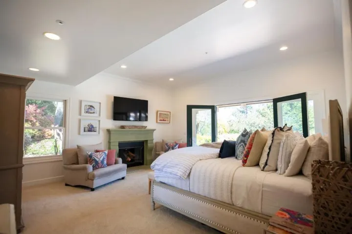 33 Bear Valley, Aptos, California 95003