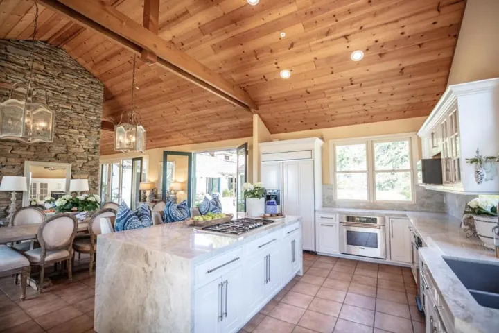 33 Bear Valley, Aptos, California 95003