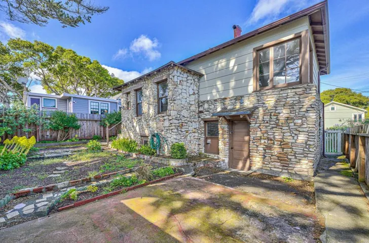 315 Cypress Avenue, Pacific Grove, California 93950