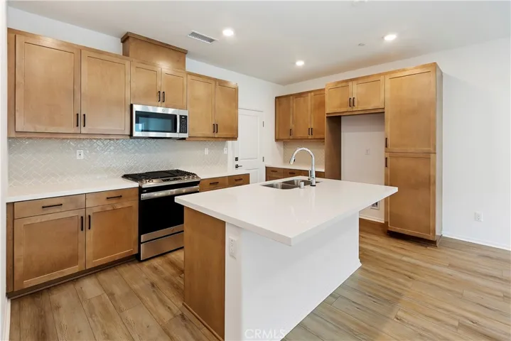 5584 Kate Way, Fontana, California 92336