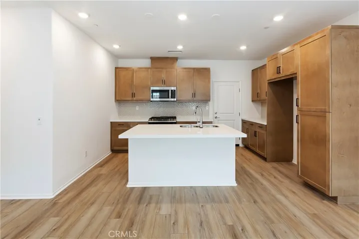 5584 Kate Way, Fontana, California 92336