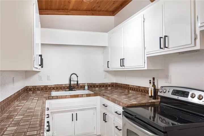 363 Ruby Street, Laguna Beach, California 92651