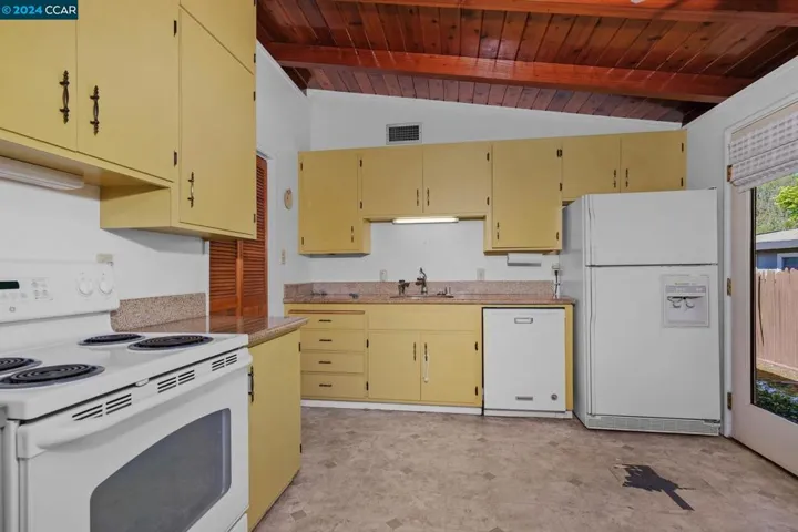 2121 Magnolia Way, Walnut Creek, California 94595