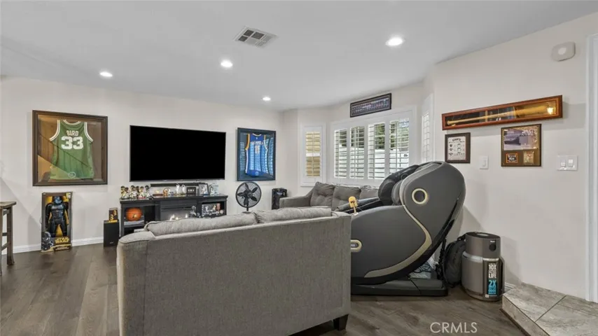 14200 Polk Street, Sylmar, California 91342