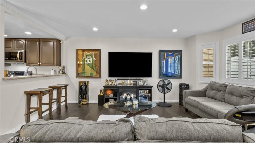 14200 Polk Street, Sylmar, California 91342