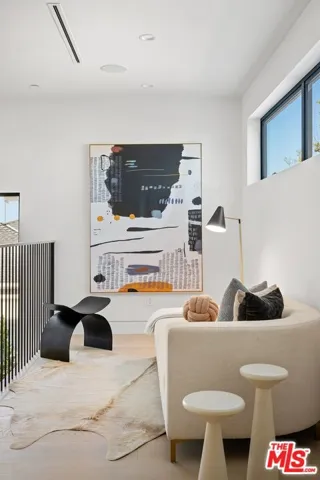 11943 Foxboro Drive, Los Angeles, California 90049