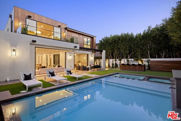 11943 Foxboro Drive, Los Angeles, California 90049