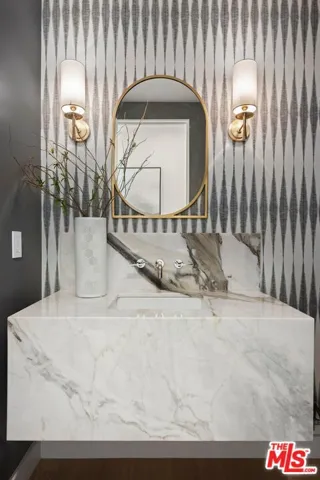 11943 Foxboro Drive, Los Angeles, California 90049