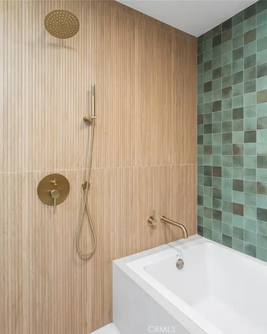 1071 Santa Rosa Avenue, Costa Mesa, California 92626