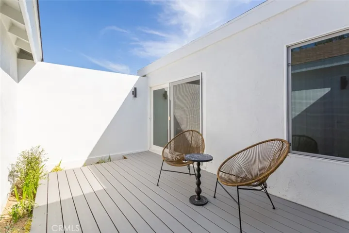 1071 Santa Rosa Avenue, Costa Mesa, California 92626