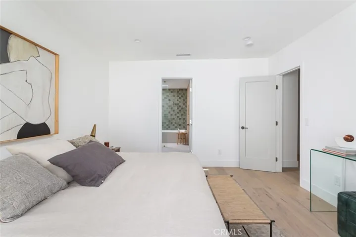 1071 Santa Rosa Avenue, Costa Mesa, California 92626