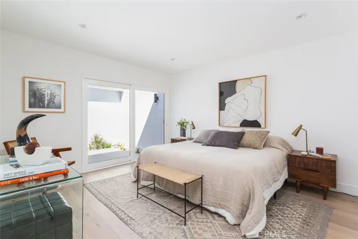 1071 Santa Rosa Avenue, Costa Mesa, California 92626