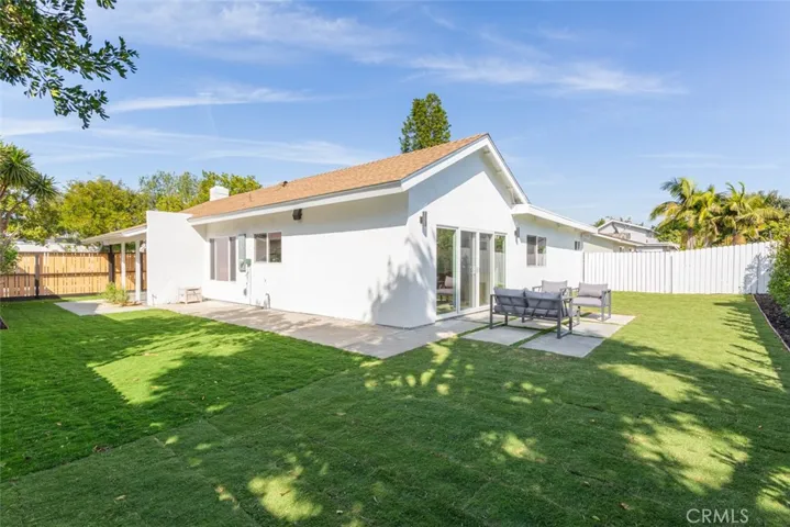 1071 Santa Rosa Avenue, Costa Mesa, California 92626