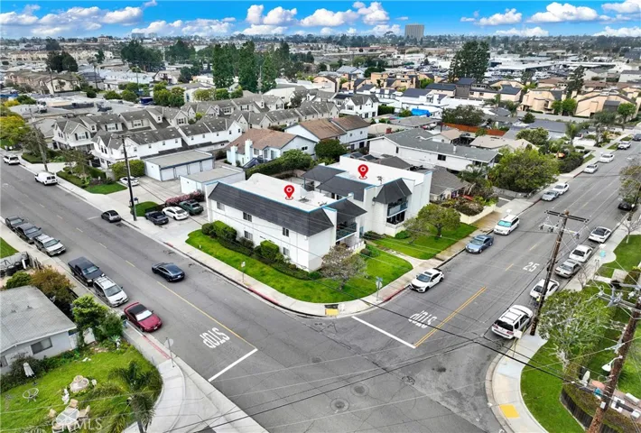 353 Hamilton Street, Costa Mesa, California 92627