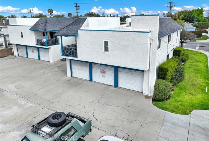 353 Hamilton Street, Costa Mesa, California 92627