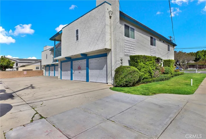 353 Hamilton Street, Costa Mesa, California 92627