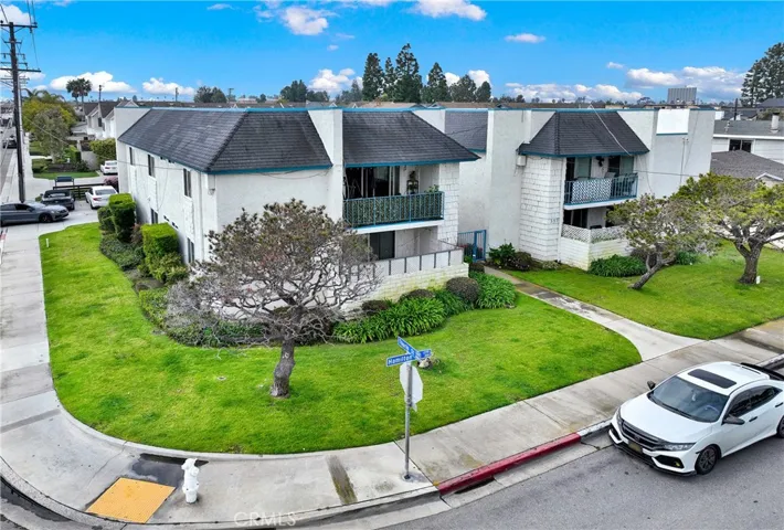 353 Hamilton Street, Costa Mesa, California 92627