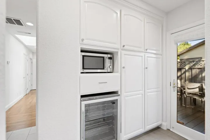 999 Loraine Avenue, Los Altos, California 94024