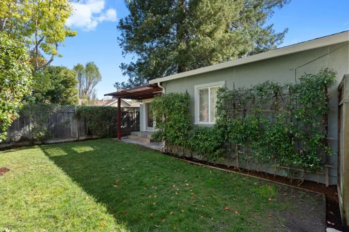 999 Loraine Avenue, Los Altos, California 94024