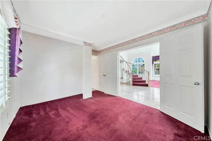 Downstairs bedroom.