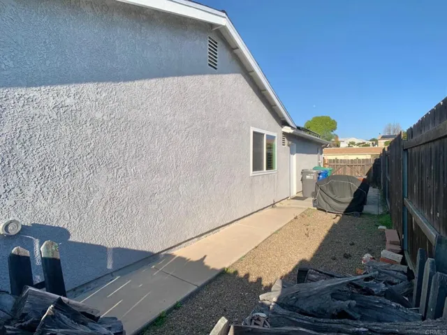 10160 Carreta Drive, Santee, California 92071
