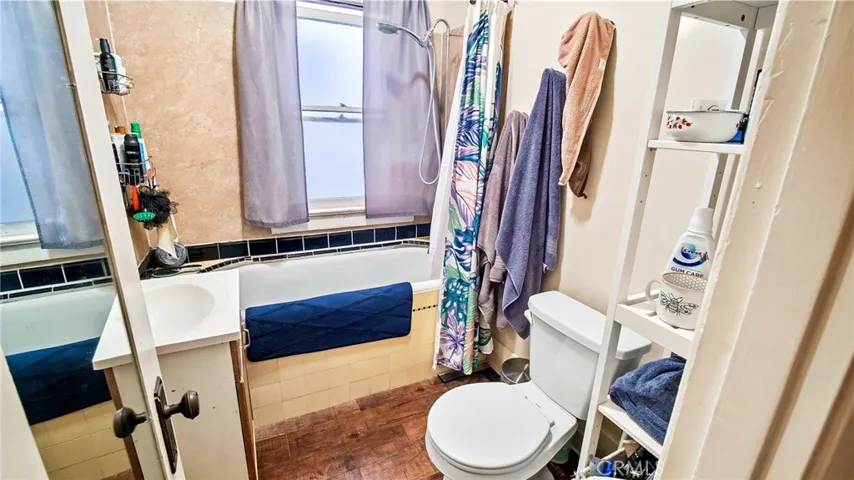 3650 E 2nd Street, Long Beach, California 90803
