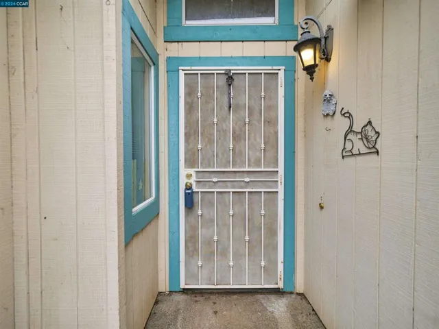 1050 Pueblo Court, Vallejo, California 94591-7809